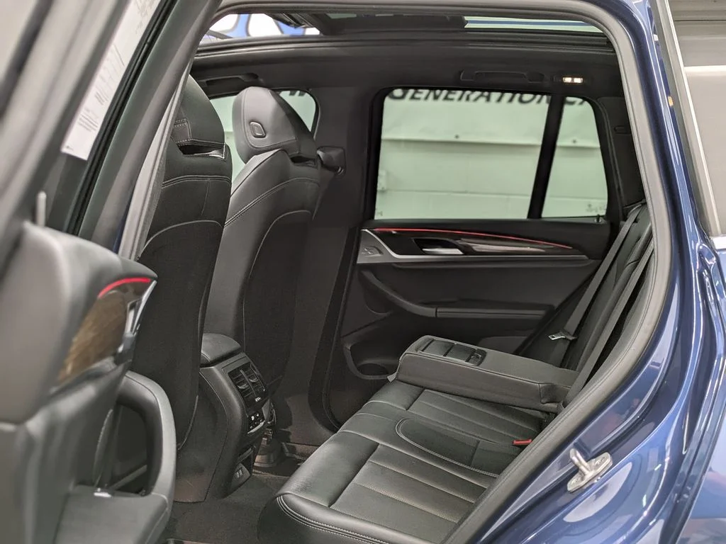 Used 2022 Blue BMW xDrive30i image 16