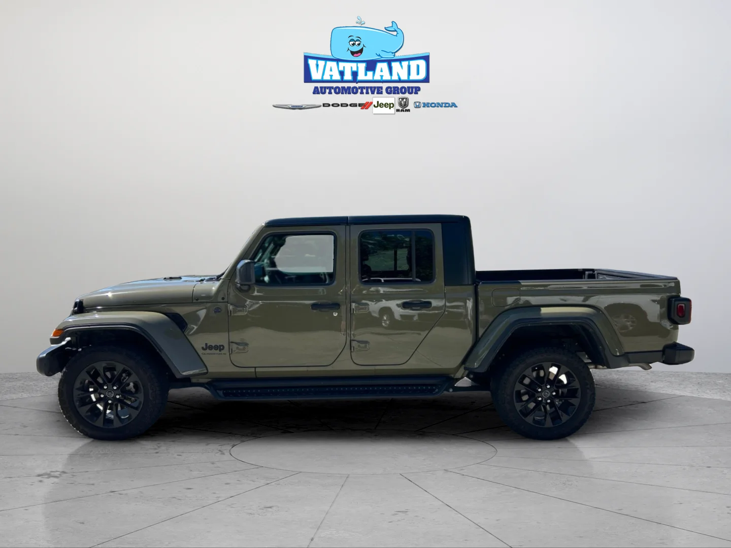 Used 2025 41 Jeep Nighthawk image 2