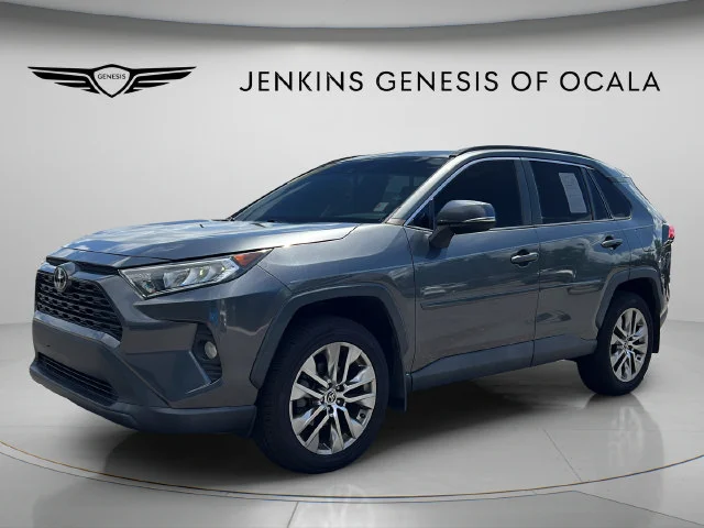 Used 2021 Gray Toyota XLE Premium image 7