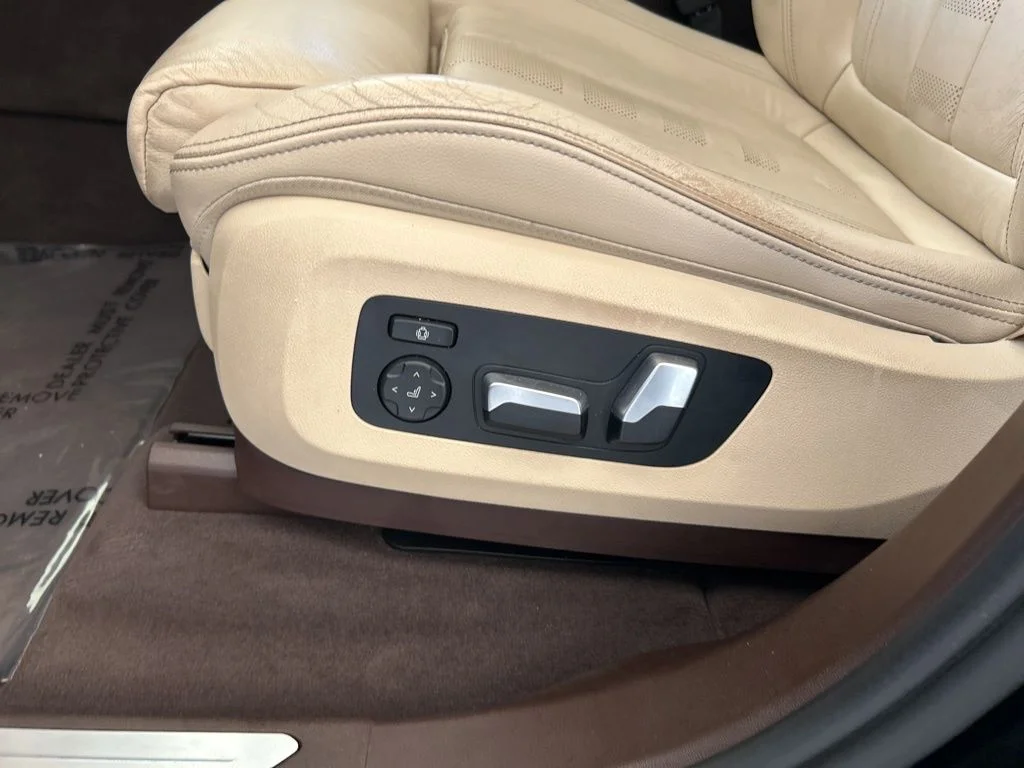 Used 2019 Black BMW xDrive40i image 60