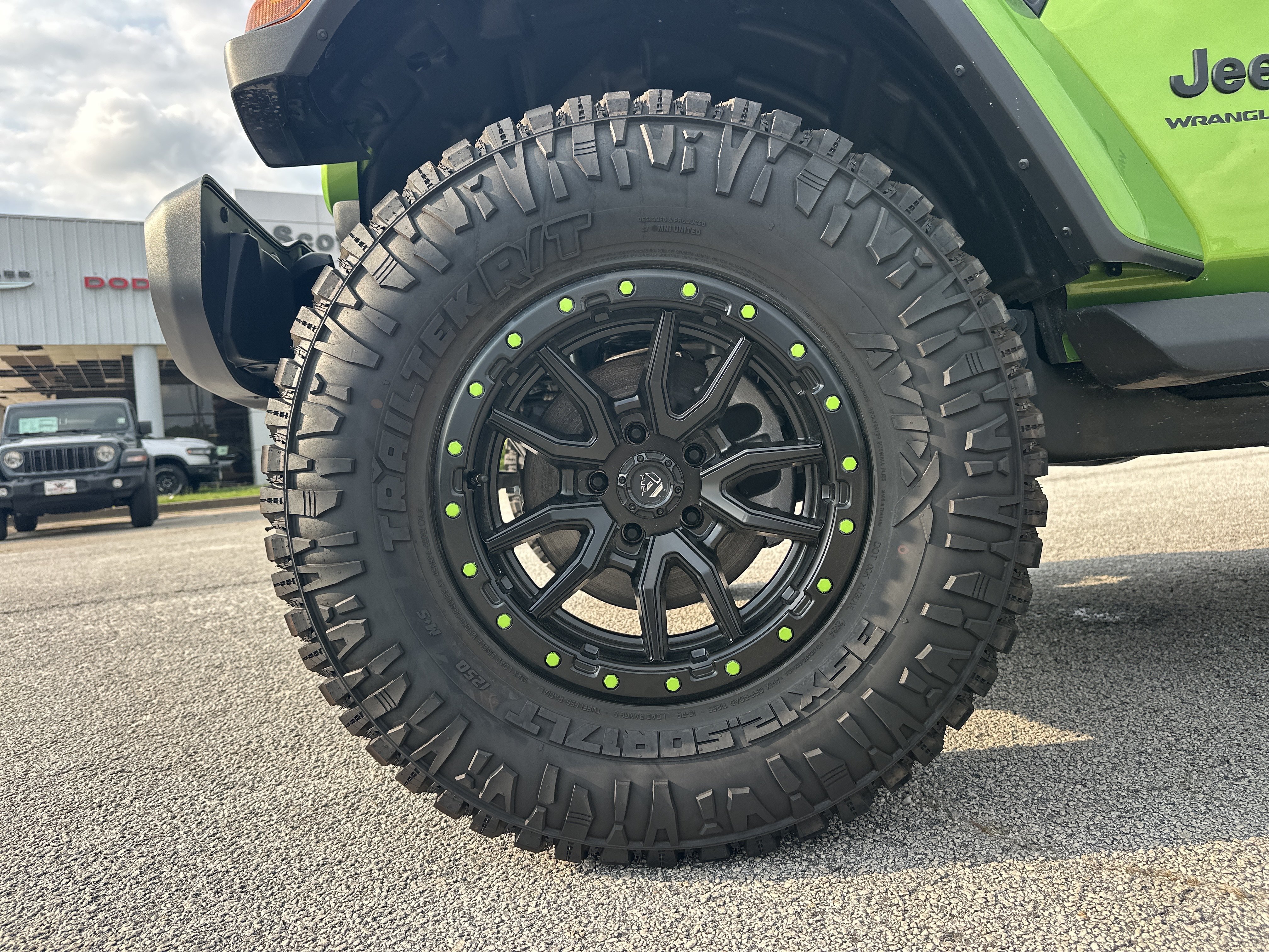 New 2026 Mojito Clear-Coat Exterior Paint Jeep Sahara image 12