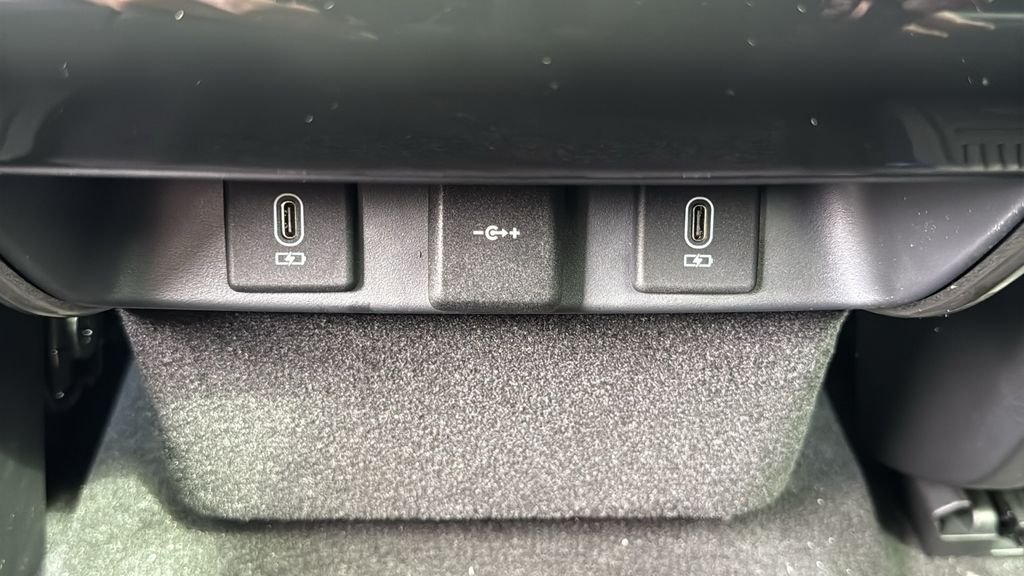 New 2026 Santorini Black LAND ROVER Dynamic SE image 27