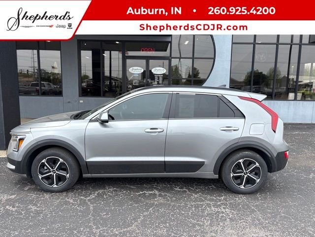2023 Kia Niro LX HEV's photo