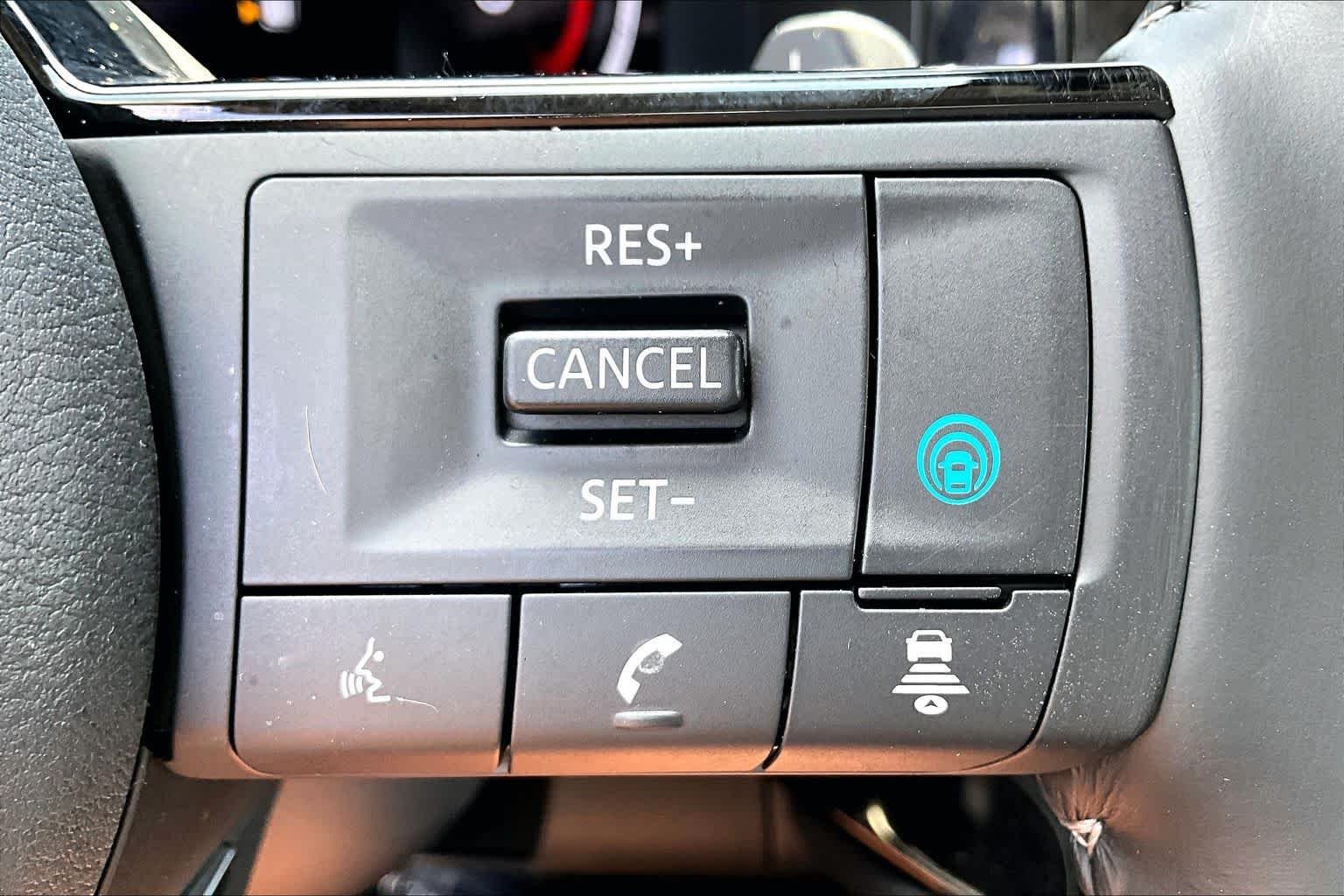 Certified Used 2025 Obsidian Green Pearl Nissan Platinum image 33