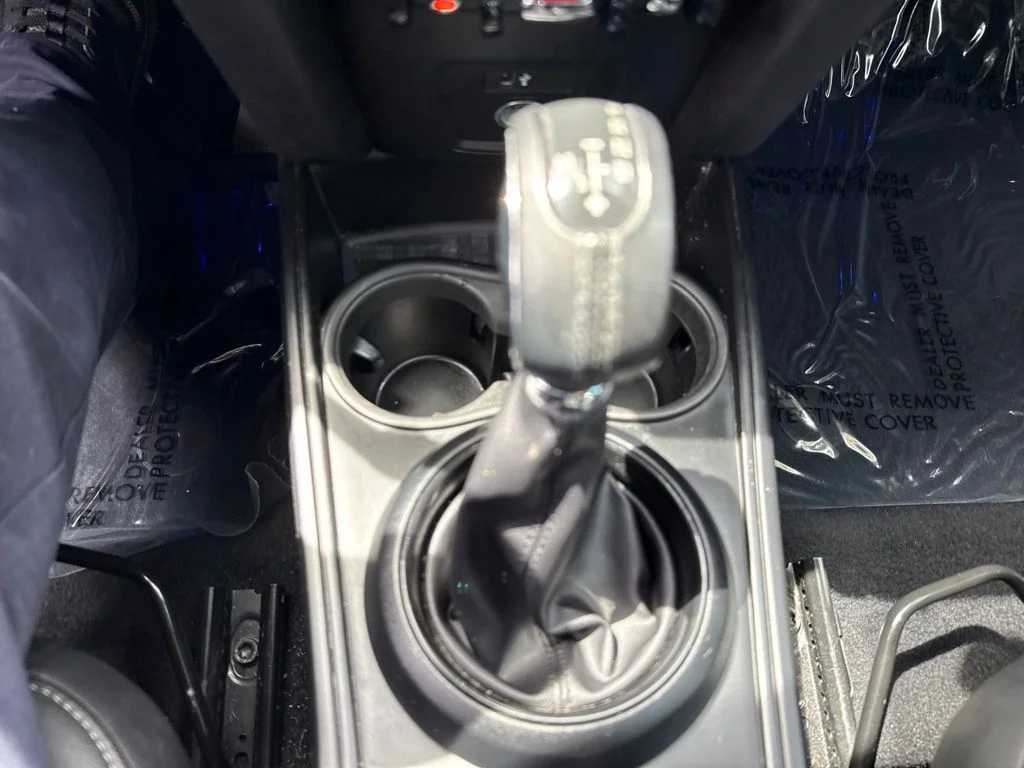 Used 2019 White MINI Classic image 17