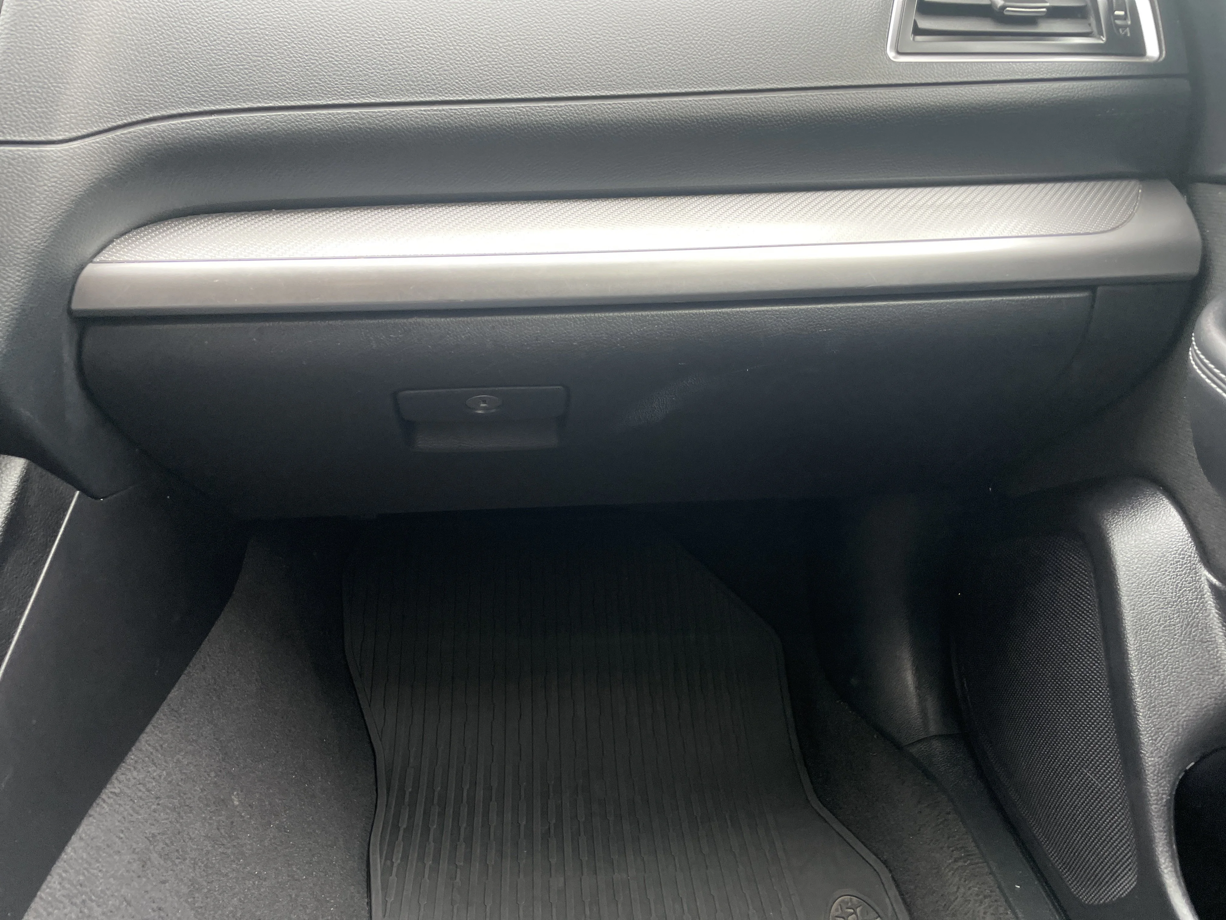 Used 2017 Ice Silver Metallic Subaru 2.5i image 18