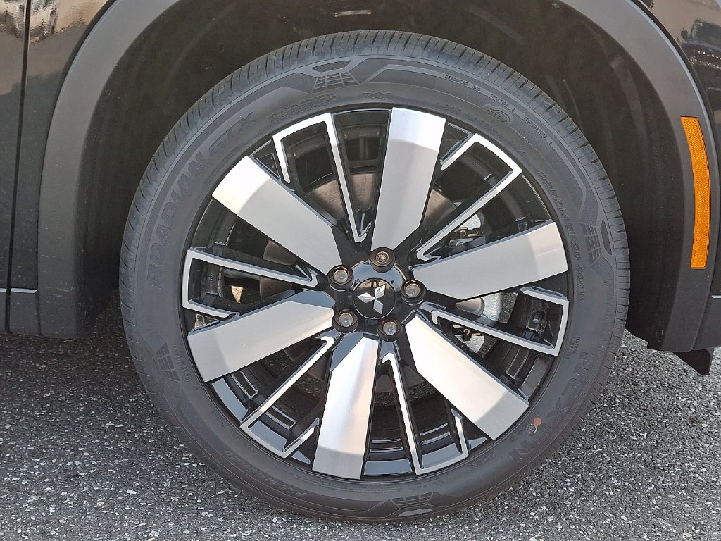New 2026 Black Mitsubishi SE 1.5T S-AWC image 5
