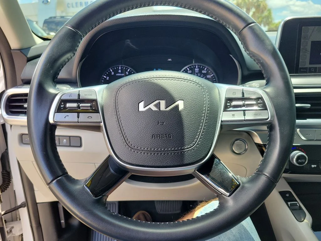Used 2022 Glacial White Pearl Kia S image 18