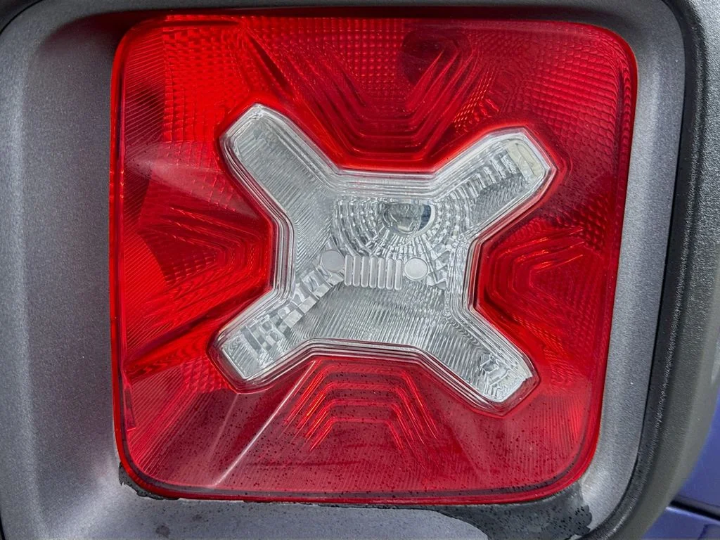 Used 2016 Jetset Blue Jeep Trailhawk image 31