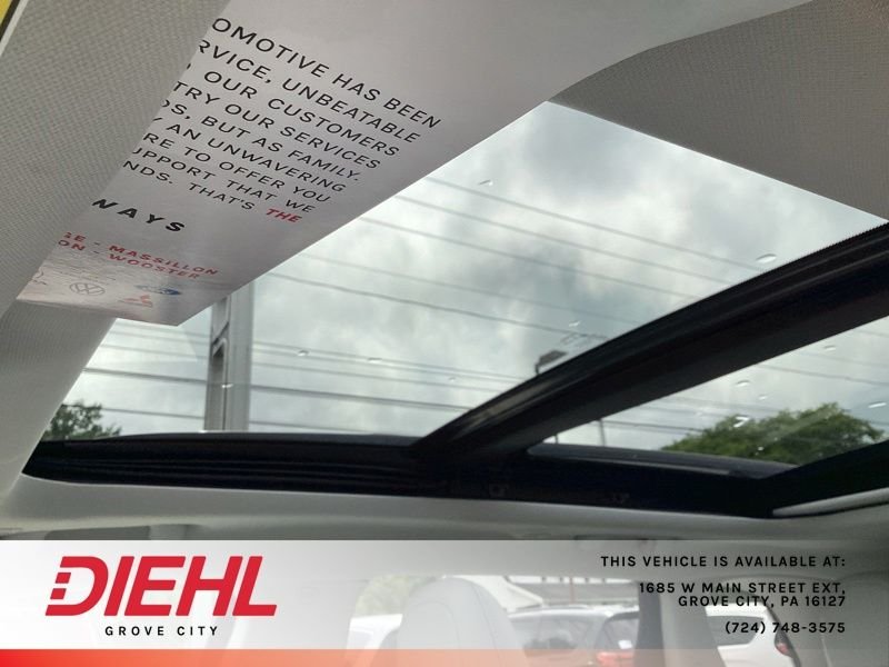 Used 2022 White Jeep Latitude Lux image 26
