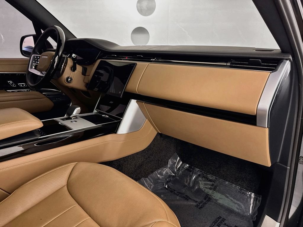 Certified Used 2025 Black Land Rover SE image 30