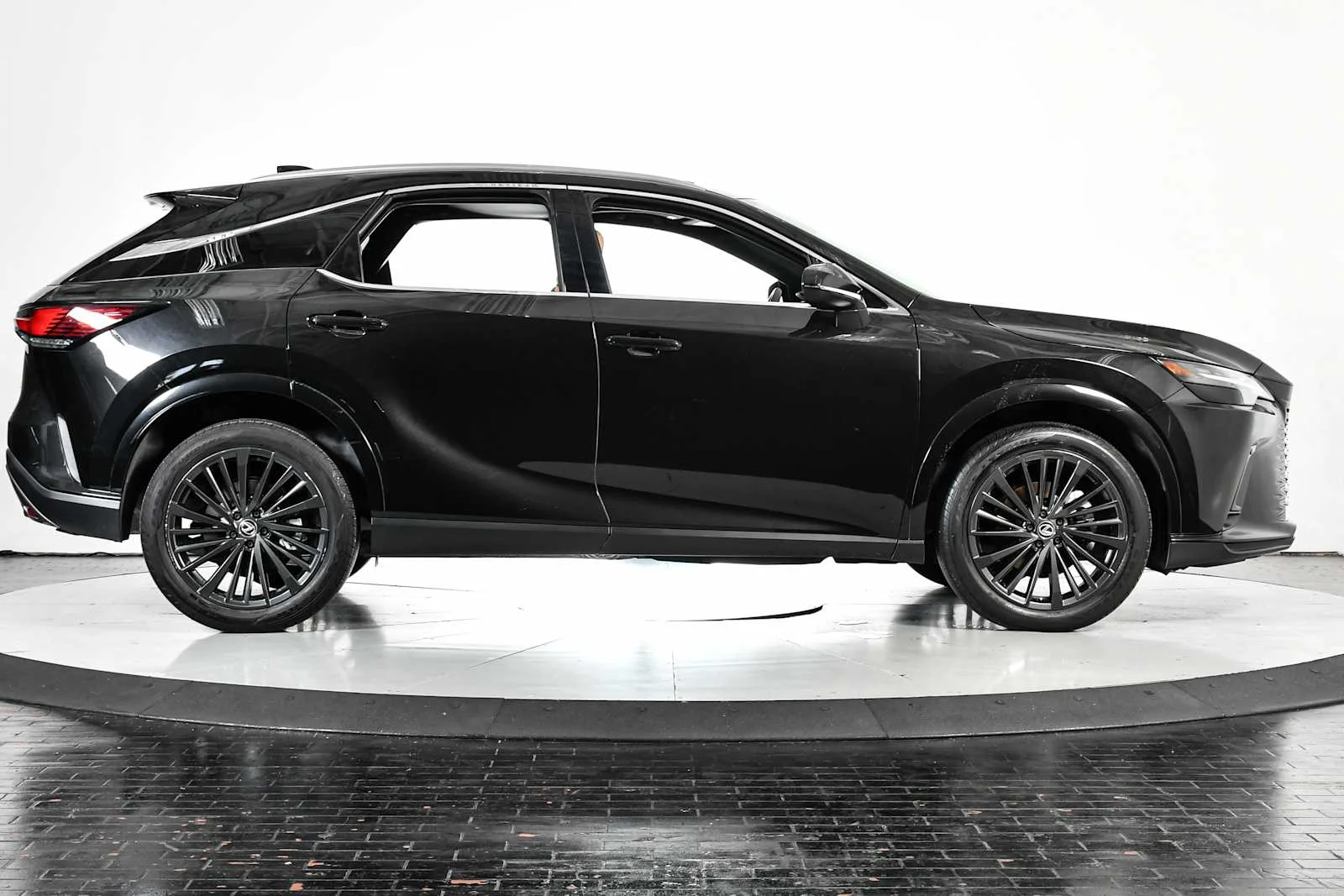 Certified Used 2025 CAVIAR Lexus Premium image 8