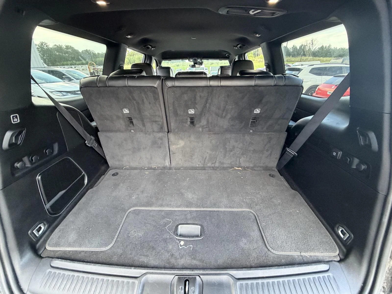 Used 2024 Diamond Black Crystal Pearlcoat Jeep Series II image 19
