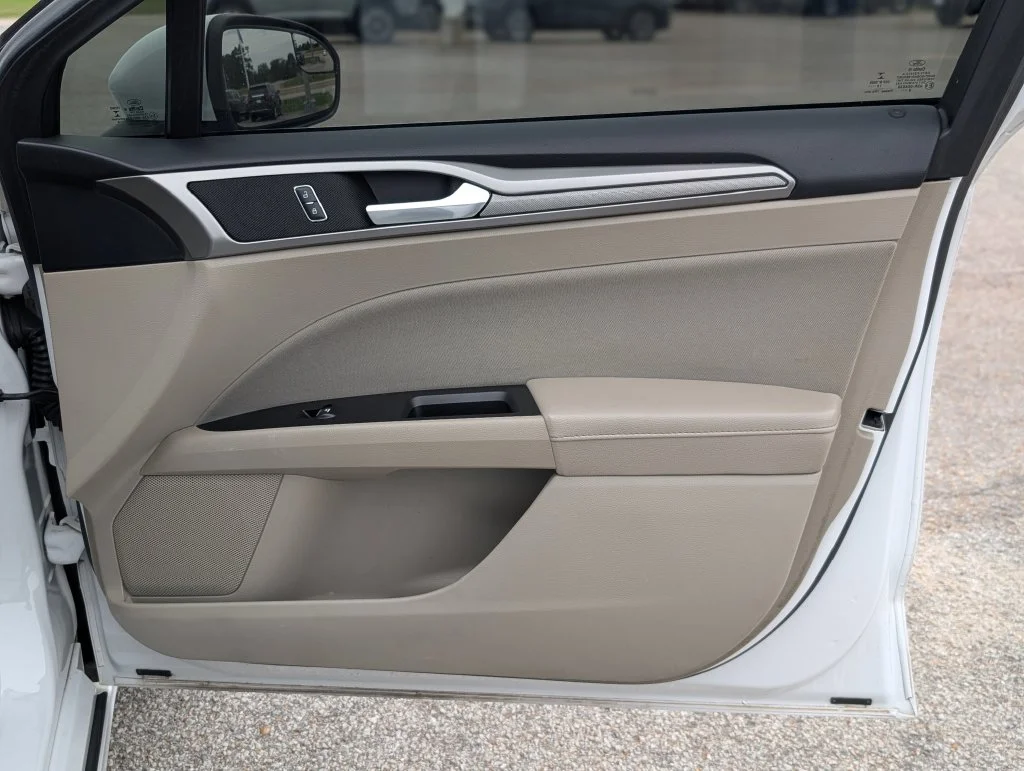 Used 2017 White Ford SE image 30