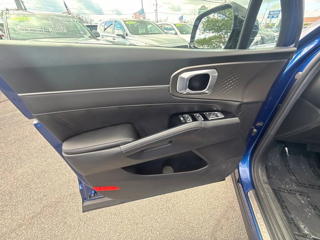 Used 2023 Blue Kia SX image 16