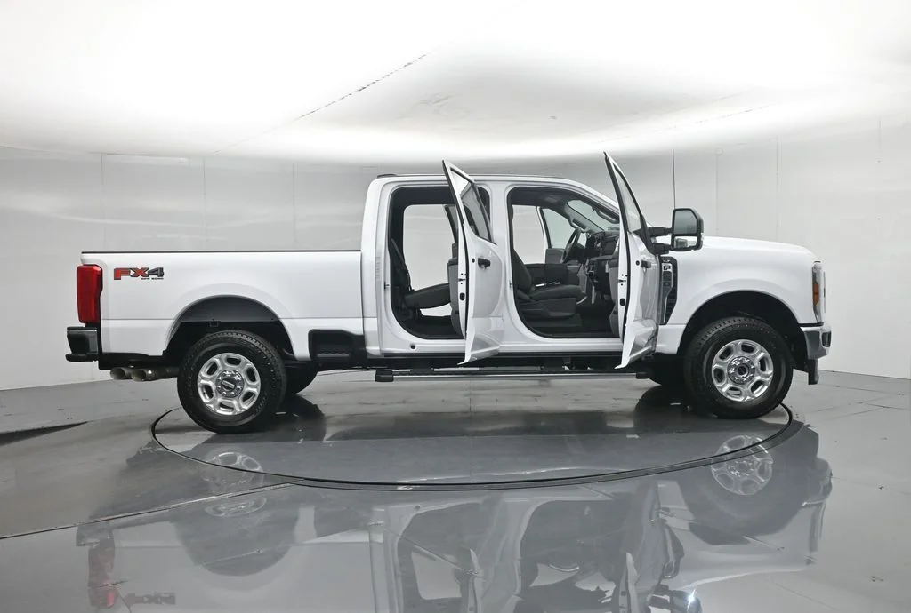 New 2026 White Ford XLT image 4