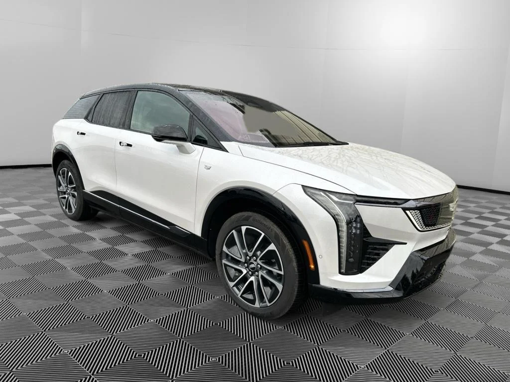 2025 Cadillac OPTIQ Sport 1 - Photo 2