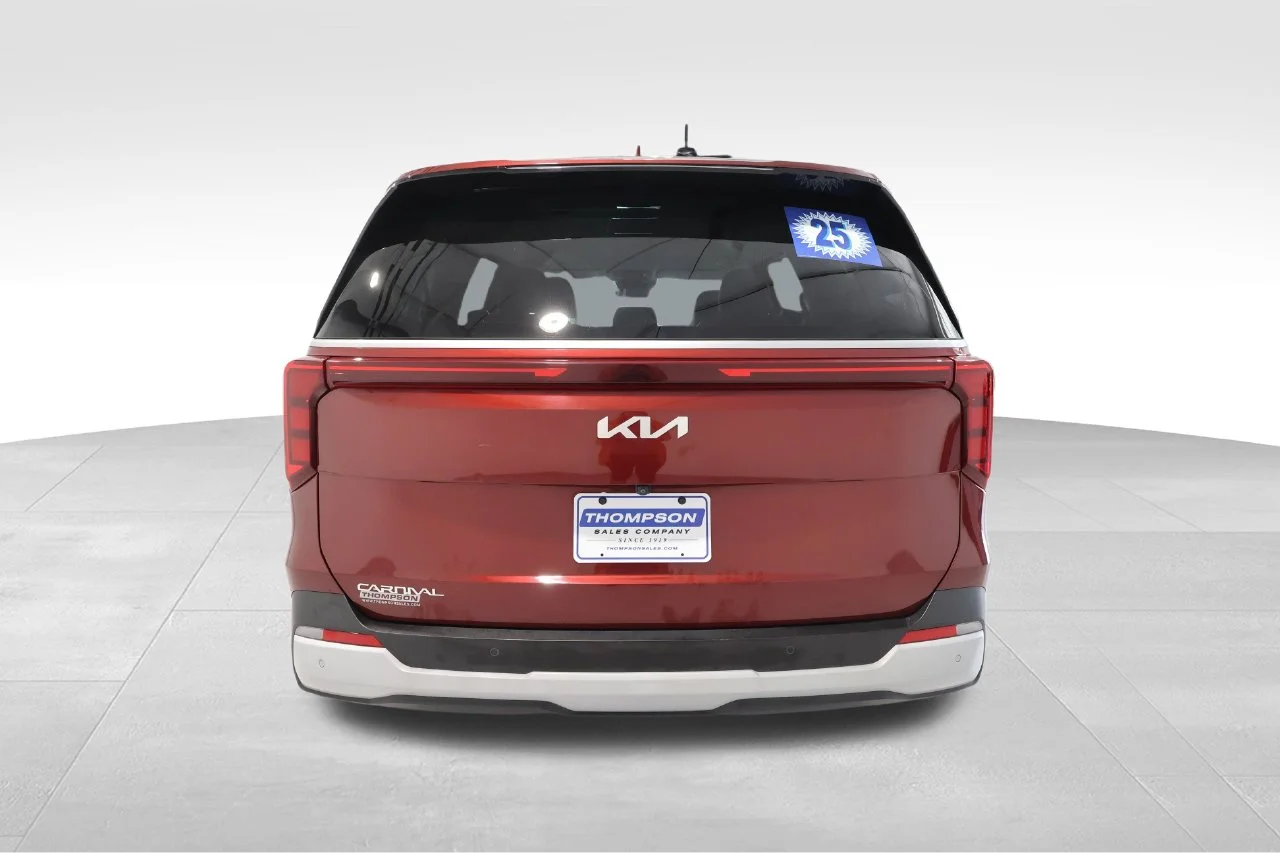 Used 2025 Red Kia LXS image 3