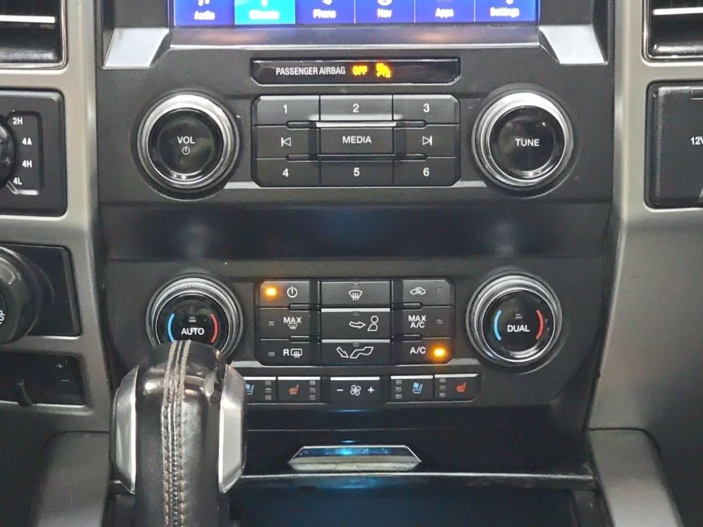 Used 2020 Black Ford Platinum image 23