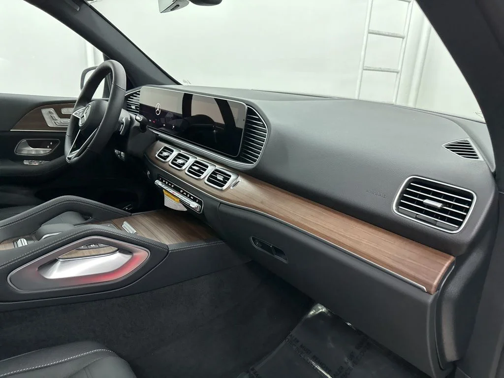 New 2026 Silver Mercedes-Benz GLE 580 image 27
