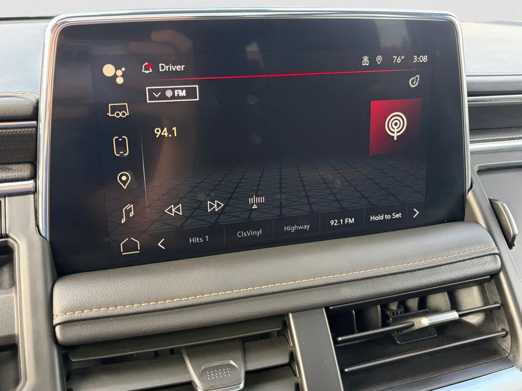 2023 GMC Yukon AT4 - Photo 15