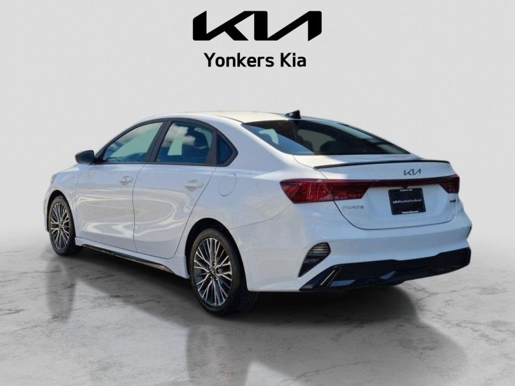 Used 2023 White Kia GT-Line image 9