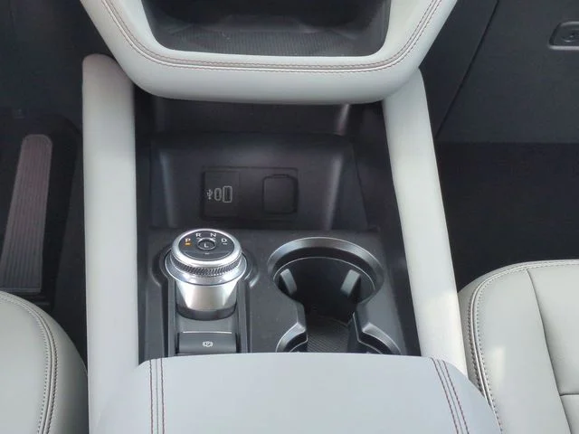 New 2026 Star White Metallic Tri-Coat Ford Active image 19