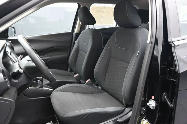 Used 2021 Black Nissan S image 5