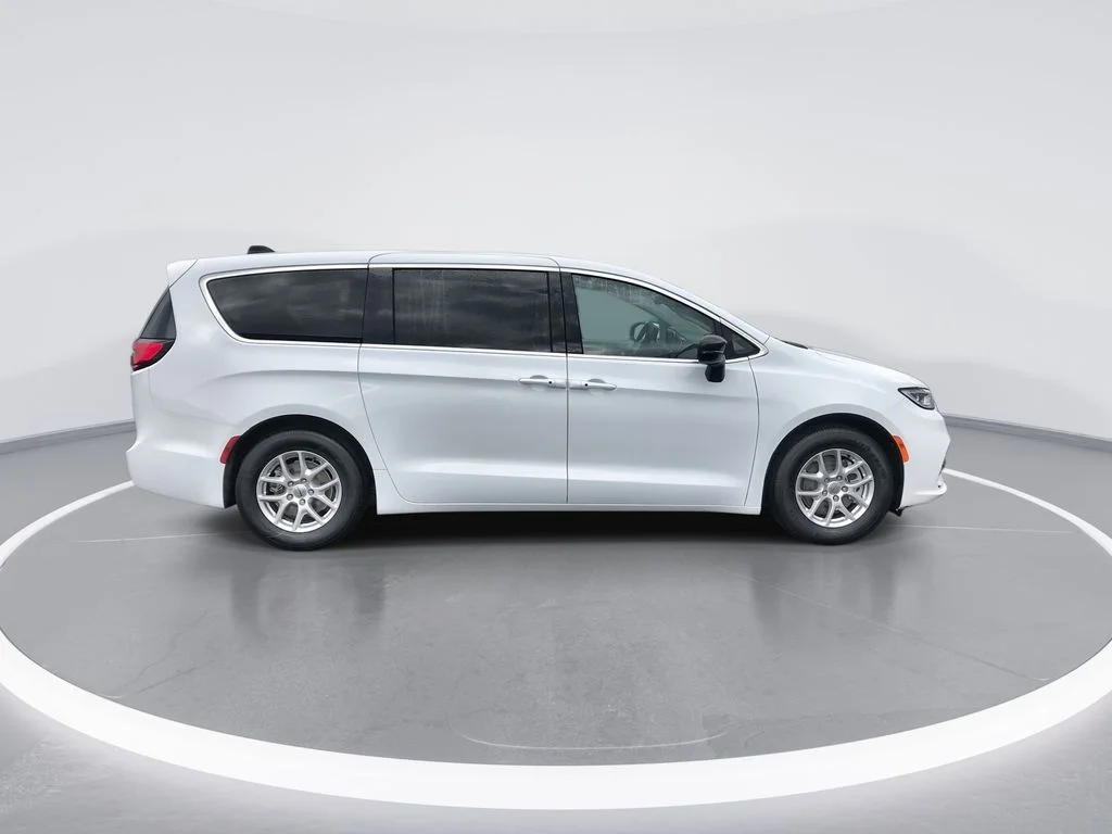 Used 2024 White Chrysler Touring L image 9