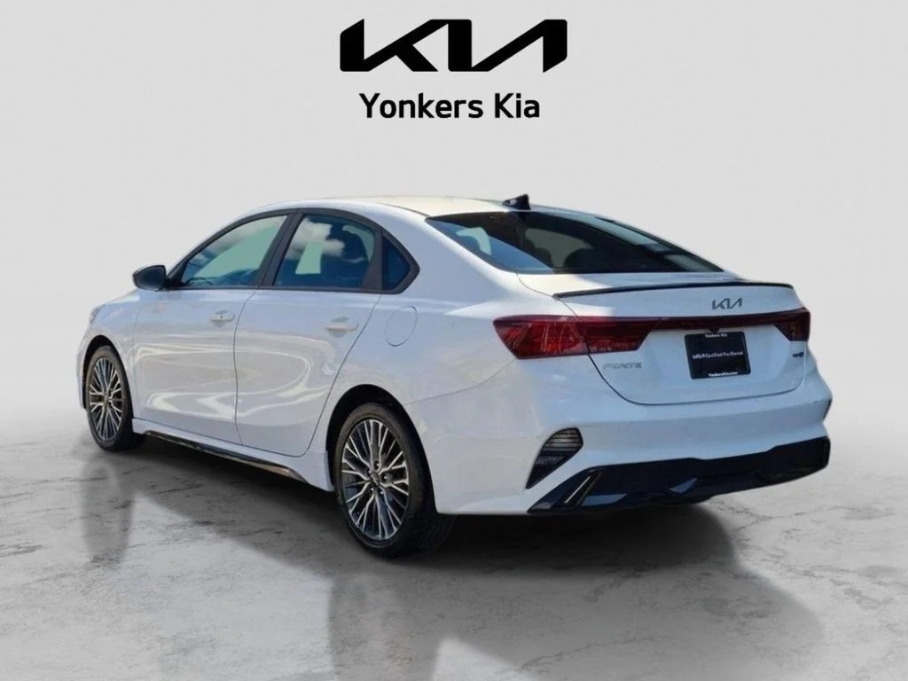 Used 2023 White Kia GT-Line image 9