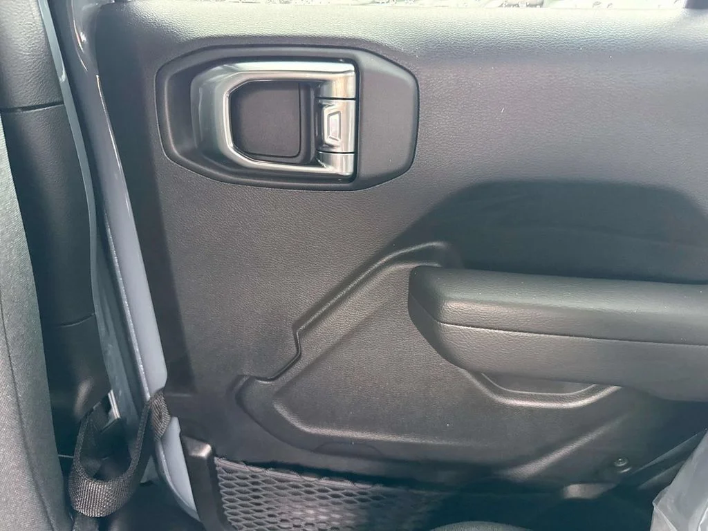 New 2026 Anvil Clearcoat Jeep Sport S image 11