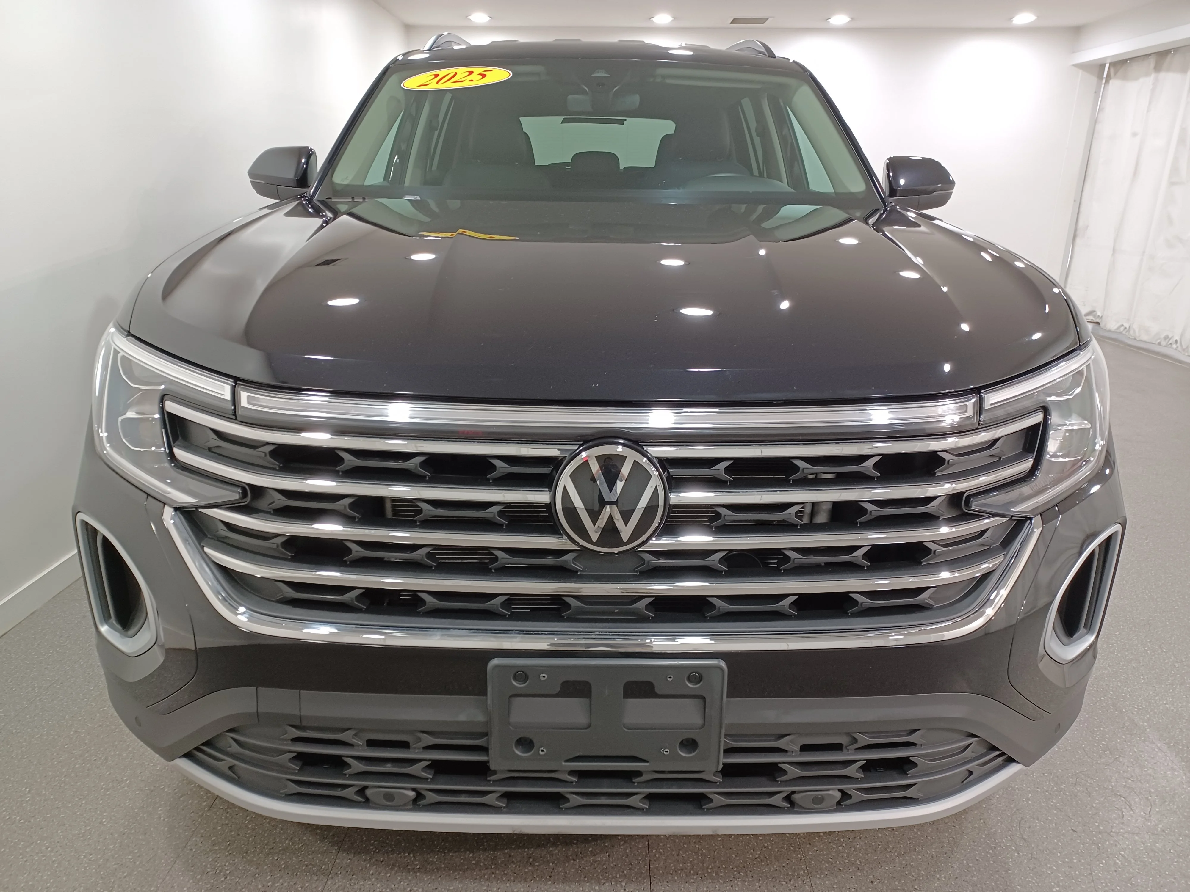 Certified Used 2025 Deep Black Pearl Volkswagen Comfortline 4Motion*AWD | Adaptive Cruise | Remote Start | Cooled Leather | Pano Roof | Htd Wheel image 3