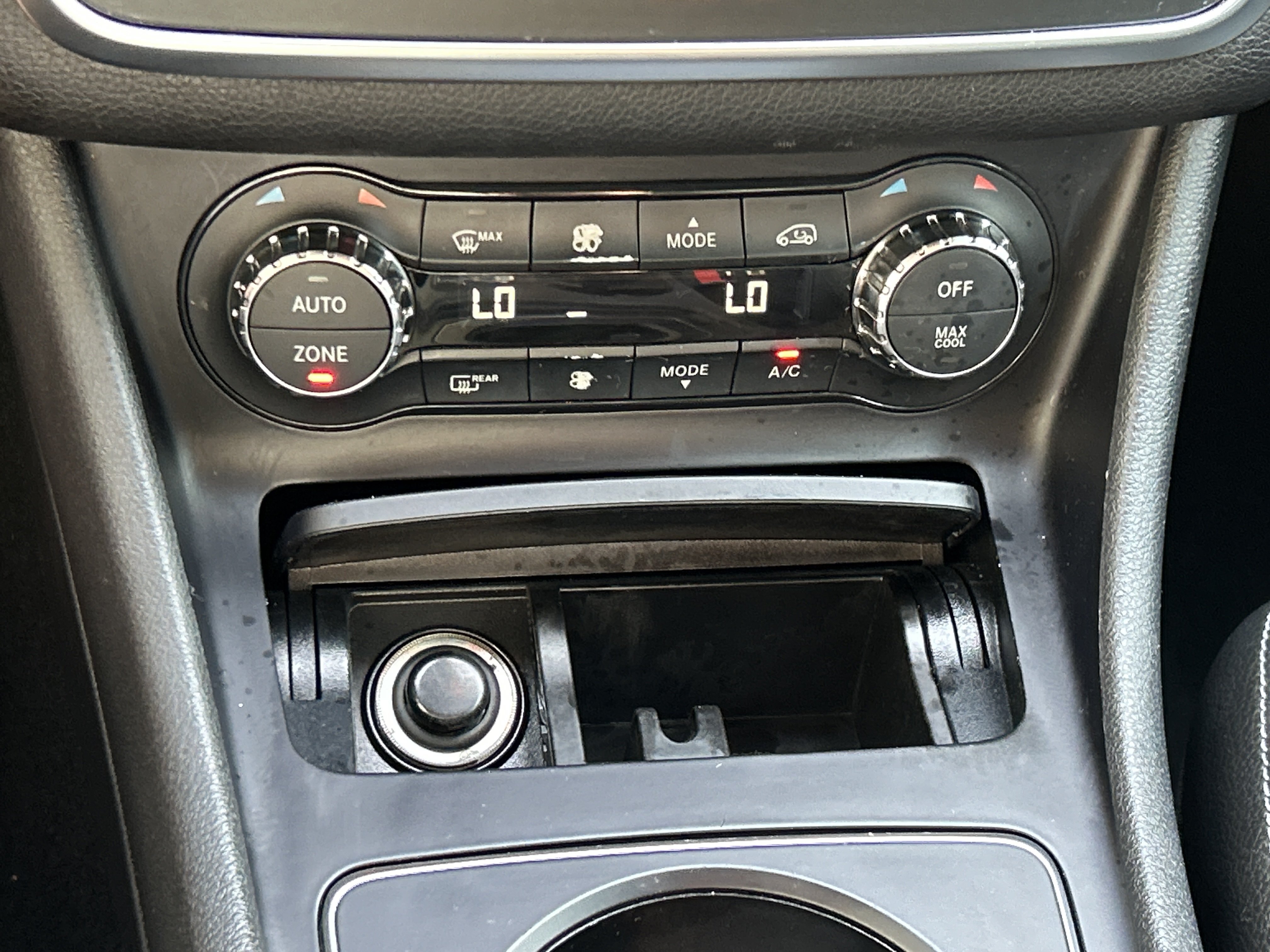 Used 2016 Mountain Gray Metallic Mercedes-Benz GLA 250 SUV image 31