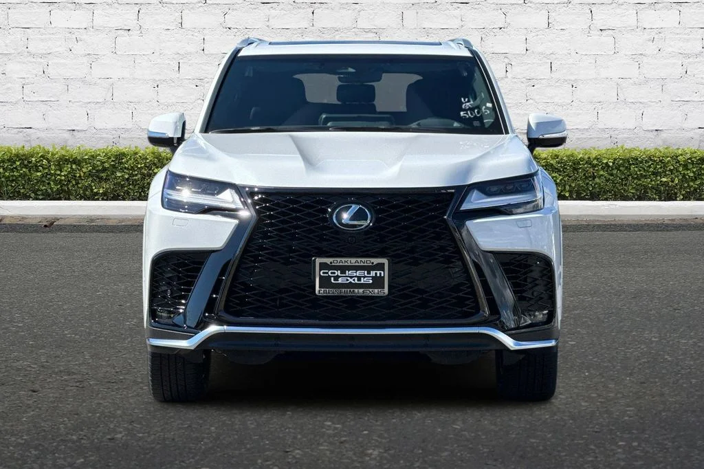 2026 Lexus LX 700h F-Sport - Photo 9
