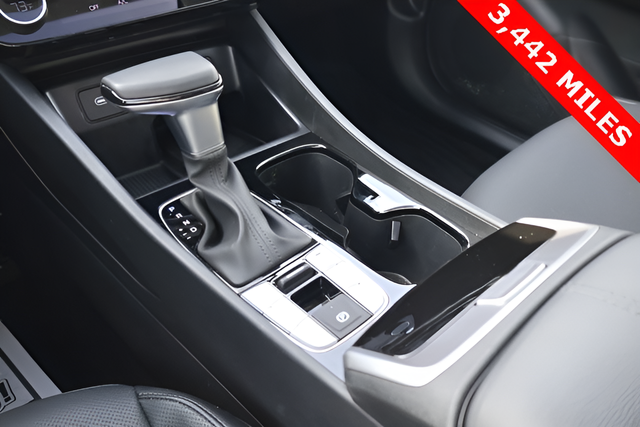Used 2025 Gray Hyundai SEL Convenience image 25