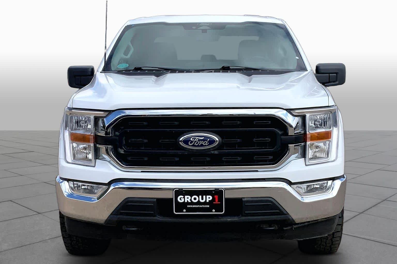 Used 2022 Oxford White Ford XLT image 4