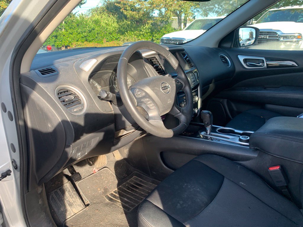 Used 2018 Brilliant Silver Metallic Nissan SV image 9