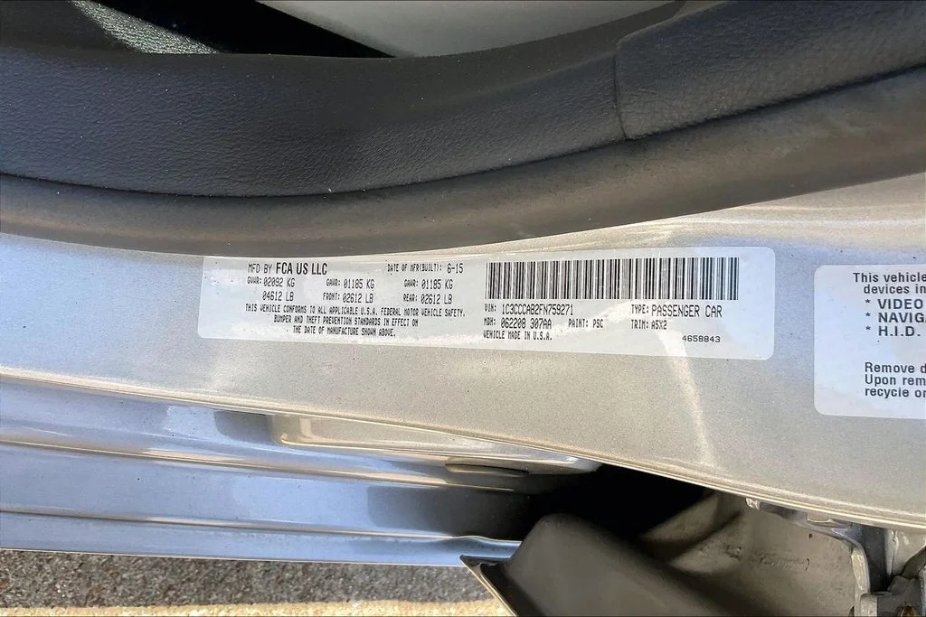 Used 2015 Silver Chrysler Limited image 15