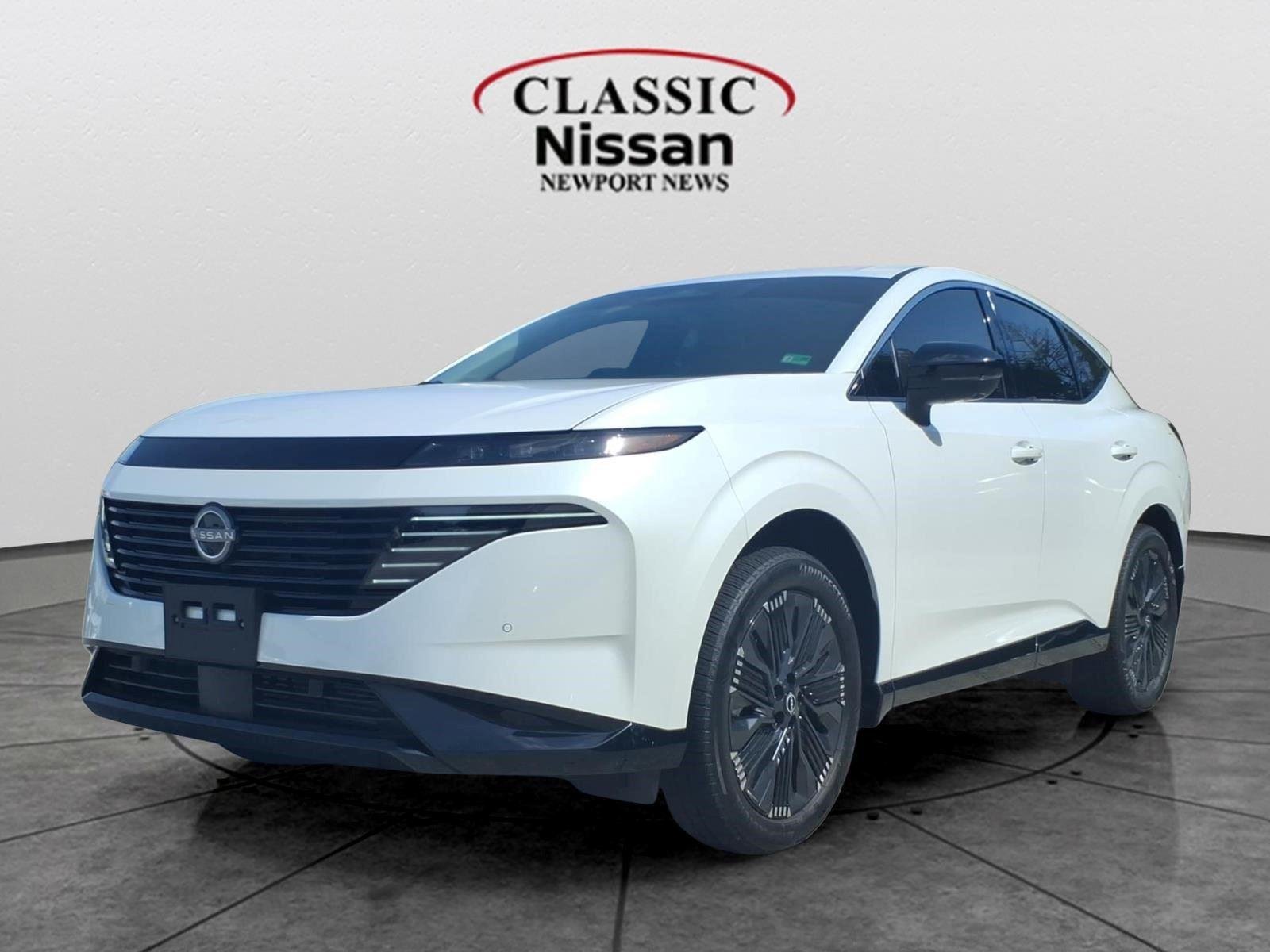 Used 2025 Everest White Pearl Tricoat Nissan Platinum image 1