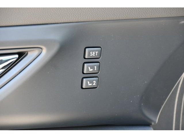 New 2026 White Subaru Onyx Edition Touring 7-Passenger image 57