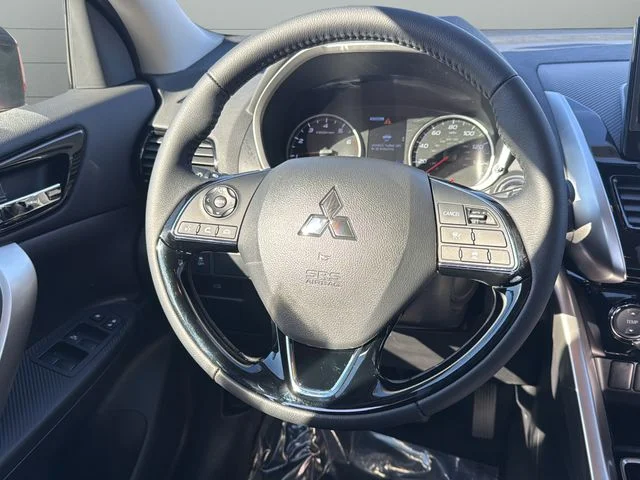 New 2026 Red Mitsubishi SE image 18