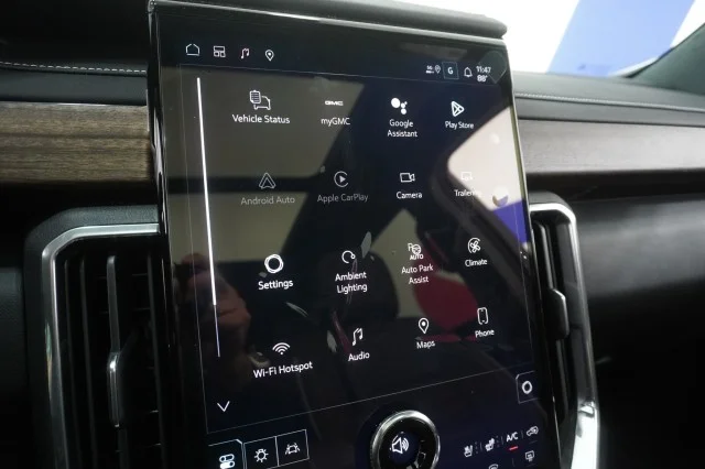 2026 GMC Acadia Denali Ultimate - Photo 35