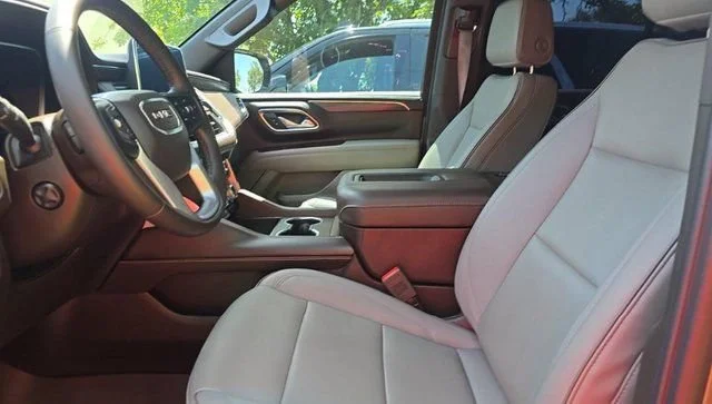 Used 2023 Frosted Pine Metallic GMC SLT image 5