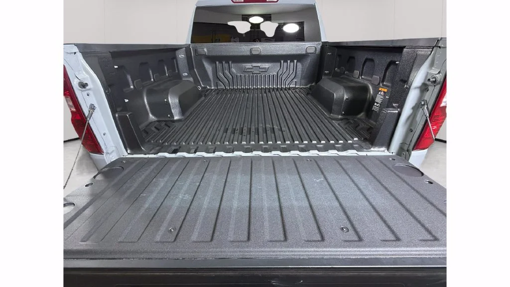 Used 2025 Slate Gray Metallic Chevrolet Custom image 29