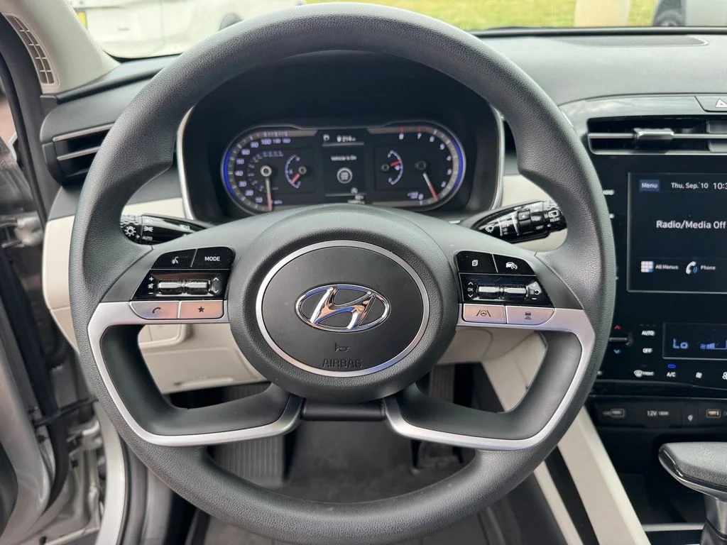 Used 2024 Silver Hyundai SEL image 24