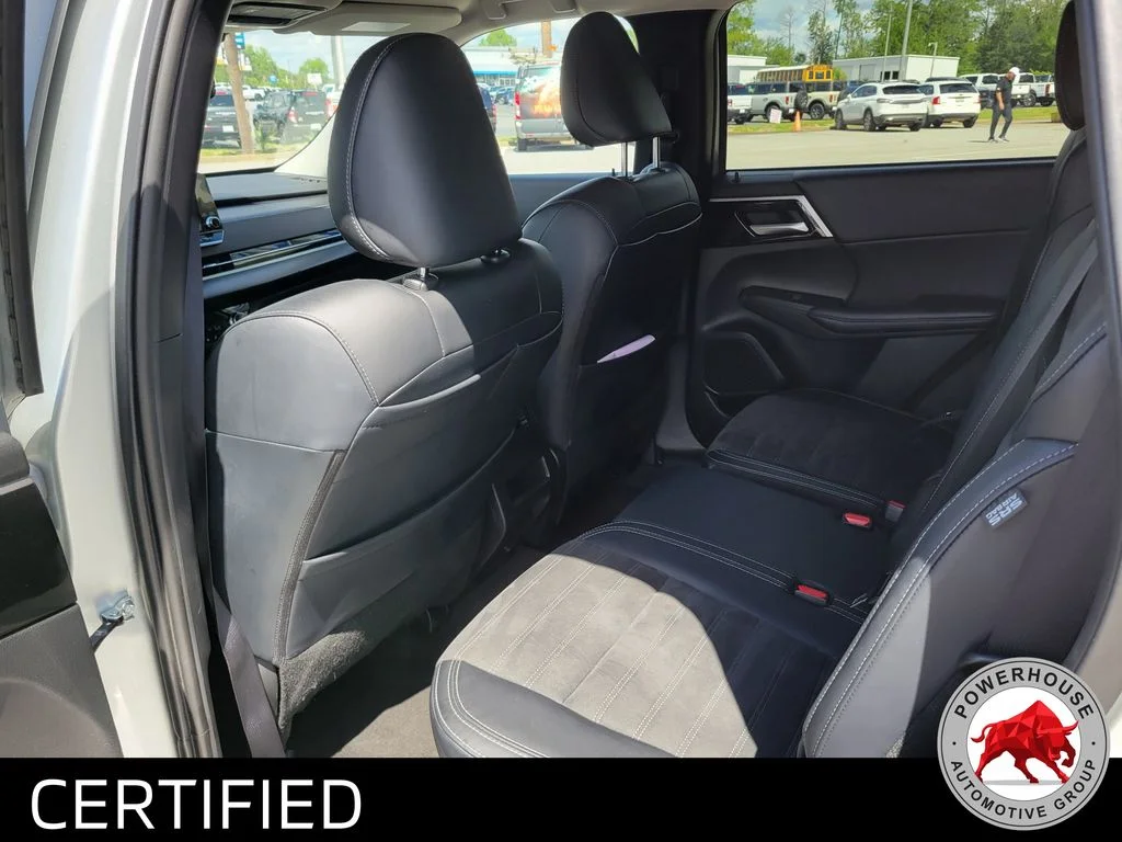 Used 2024  Mitsubishi SE image 15