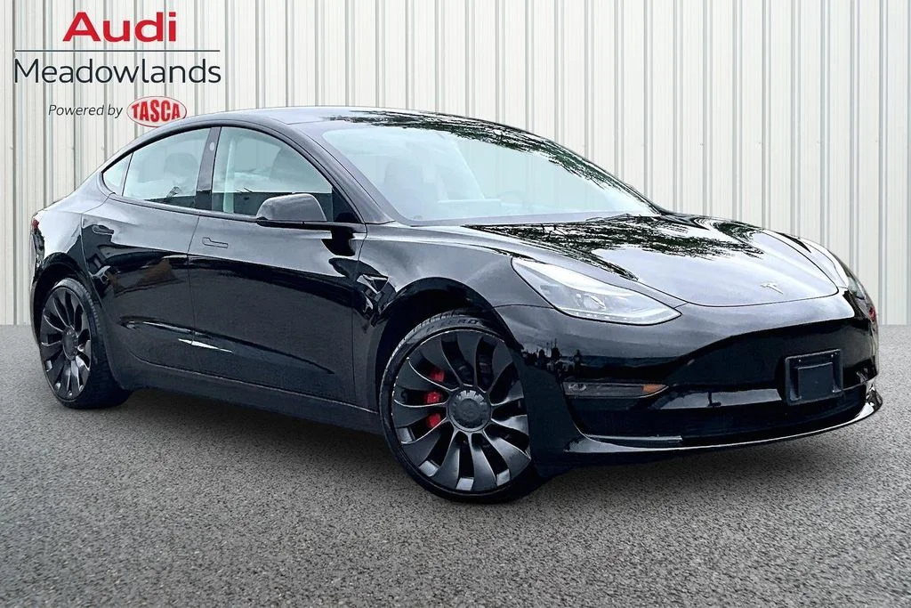 Used 2023  Tesla Performance image 3