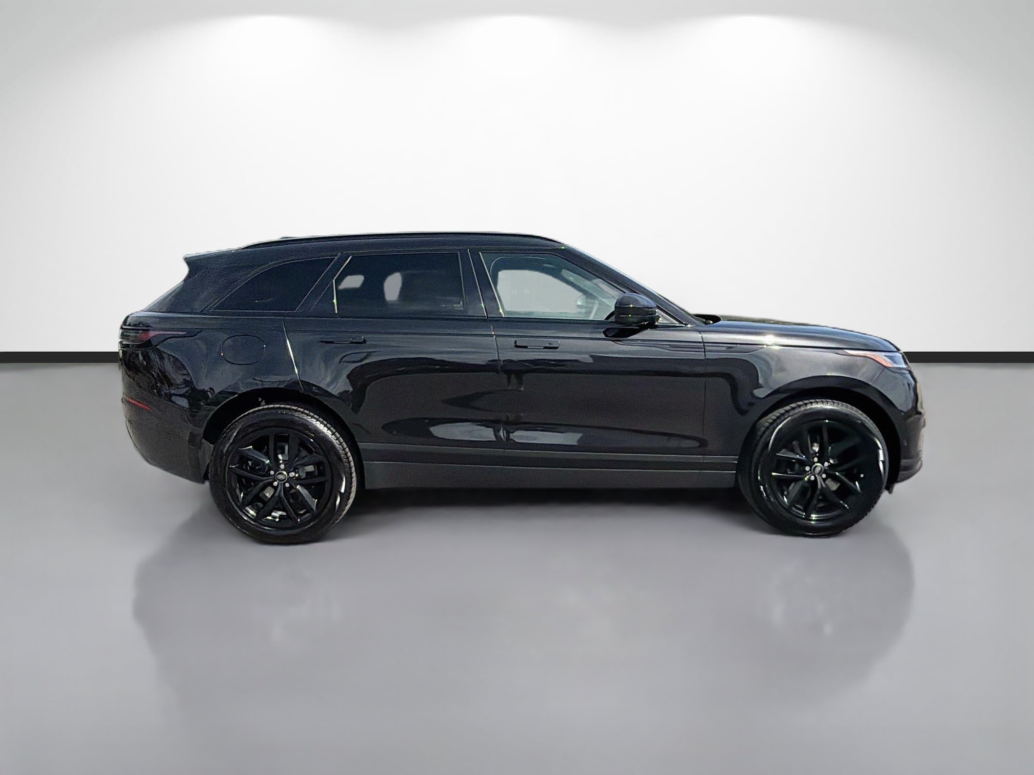 New 2026 Santorini Black Land Rover S image 6