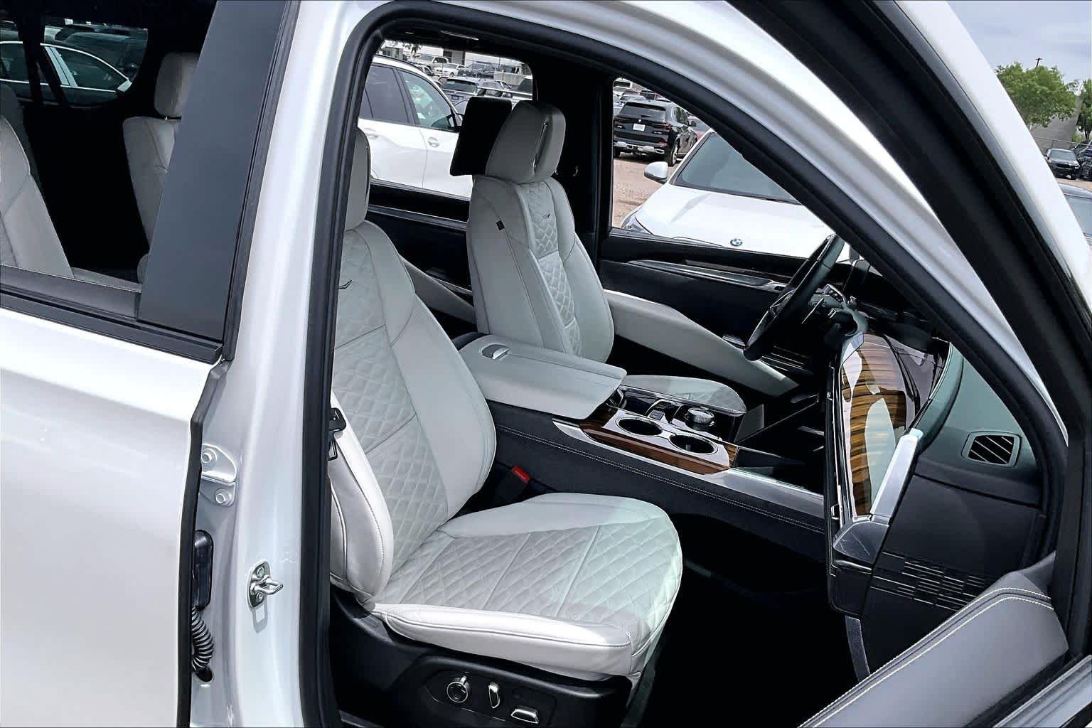 Used 2025 Crystal White Tricoat Cadillac 4WD Sport Platinum image 7
