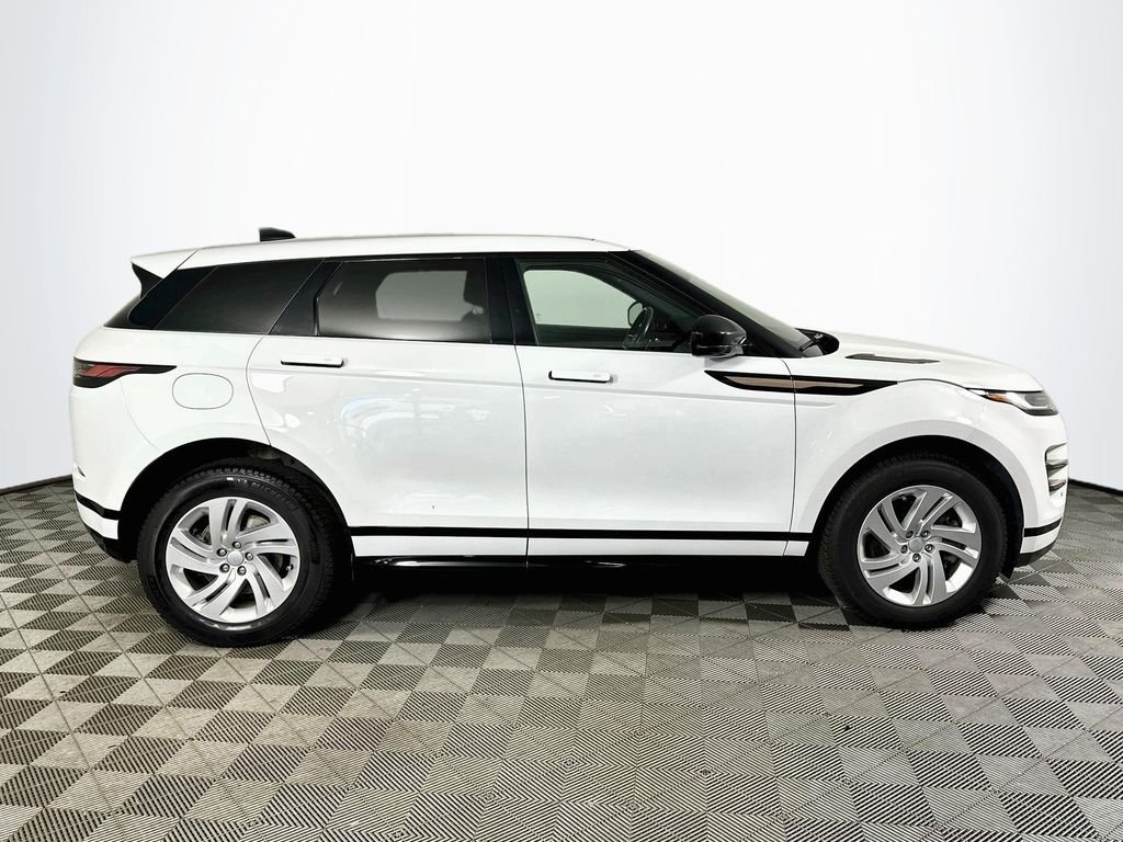 Used 2023 Fuji White Land Rover Dynamic image 4